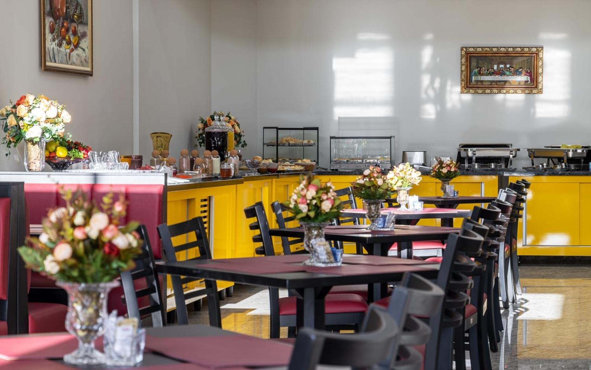 Hotel Dan Inn Uberlandia By Nacional Inn Exterior photo
